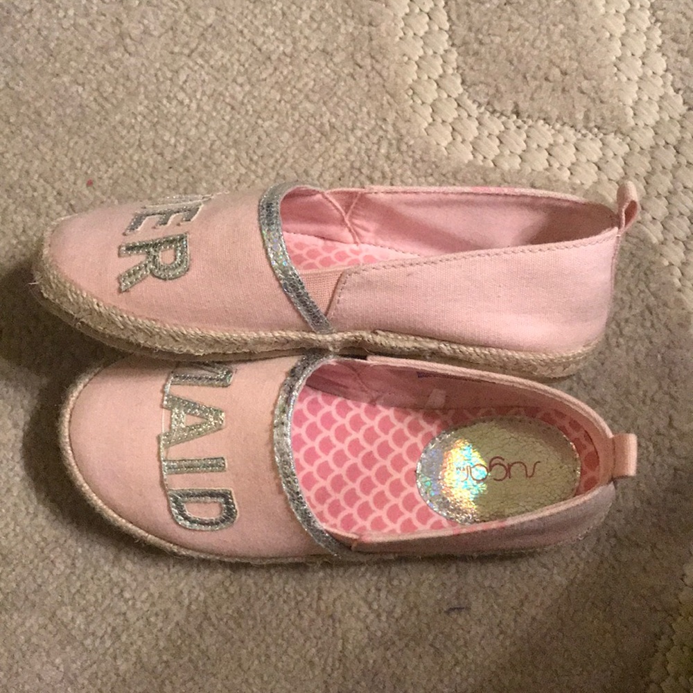 Little Girl Slip On’s - Picture 4 of 7